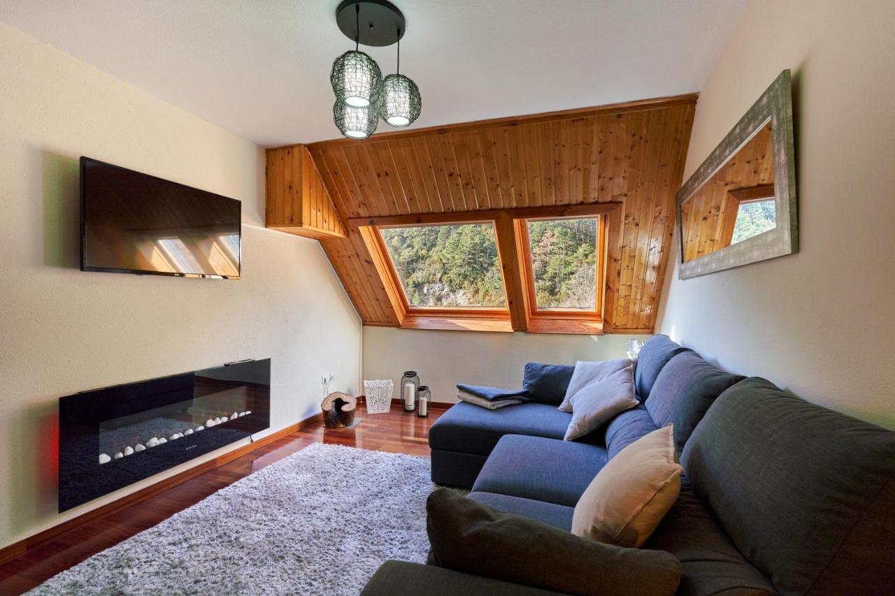 カンフランクMagnifico Atico Duplex Con Vistas A La Montanaアパートメント エクステリア 写真
